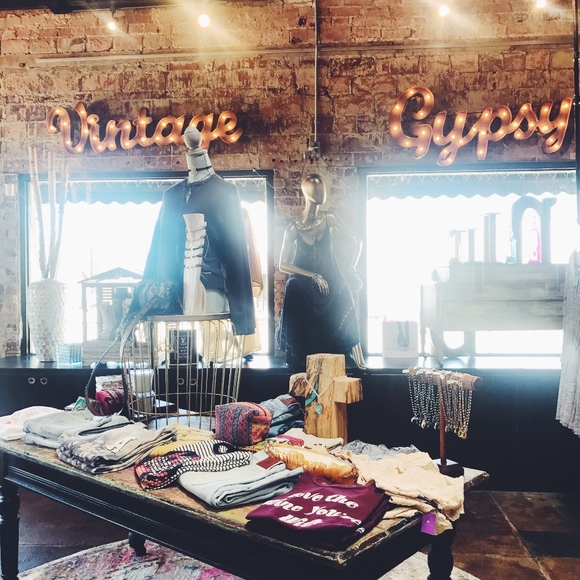 Meet your Posher, Kimberly - Picture 5 of 5